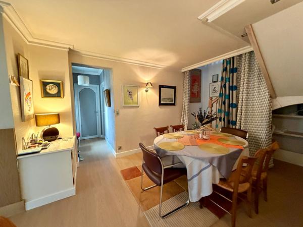 Maison 147m² et bâtiment 200m² centre-ville LE HOULME !