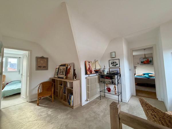 Maison 147m² et bâtiment 200m² centre-ville LE HOULME !