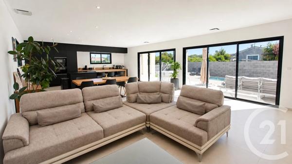 Maison à vendre  4 pièces - 157,55 m 2   UCHAUD  - 30