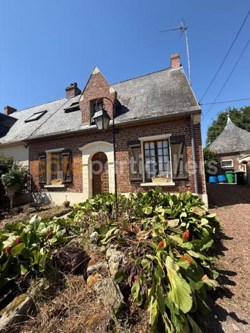 Vente
                Maison113,82 m² - 7 Pièces -
                    NESLE (80190)