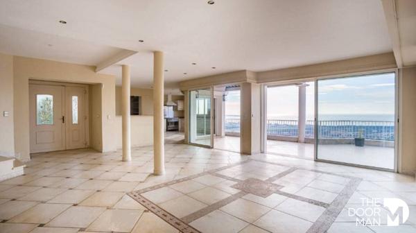 Villa - Vendu - 255 m² - MANDELIEU-LA-NAPOULE | The Door Man