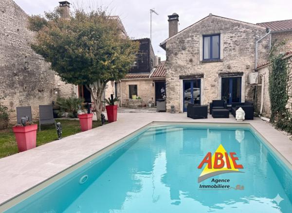 Maison  6 pièce(s)  5 chambre(s)  175.72 m²