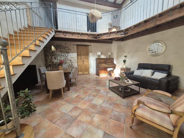 Eyragues (13630) EYRAGUES (13630) - MAISON DE VILLAGE AVEC BEL EXTERIEUR ET GARAGE