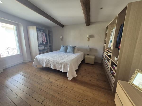 Eyragues (13630) EYRAGUES (13630) - MAISON DE VILLAGE AVEC BEL EXTERIEUR ET GARAGE