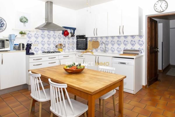 Mouriès (13890) Maison familiale de plain pied au coeur des Alpilles