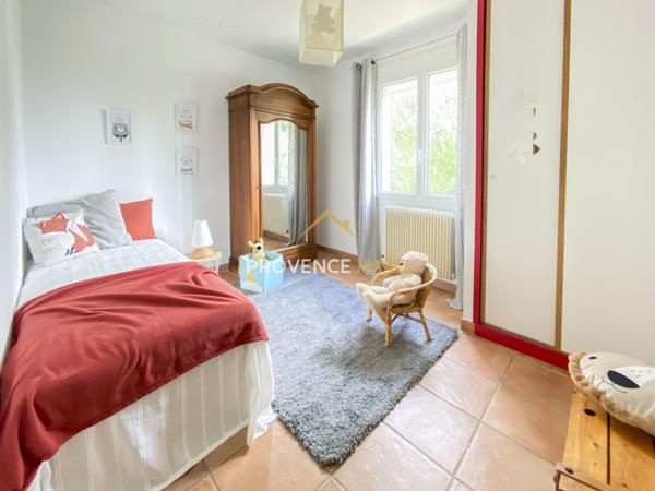 Mouriès (13890) Maison familiale de plain pied au coeur des Alpilles