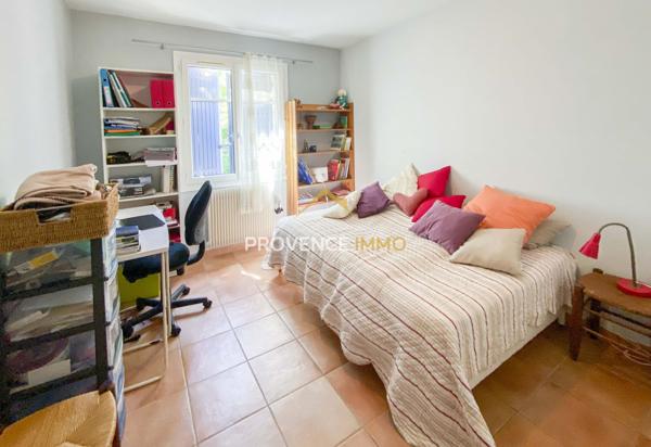 Mouriès (13890) Maison familiale de plain pied au coeur des Alpilles