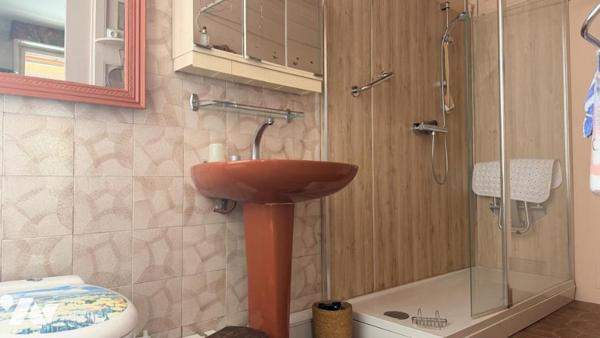 Appartement T8 avec ascenseur privatif, terrasse et garage situé dans le centre de Nantua