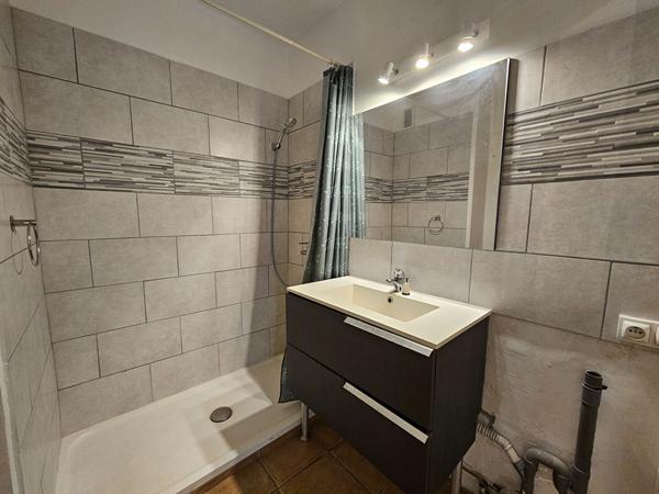 Appartement Grasse 3 pièces stationnement et cave