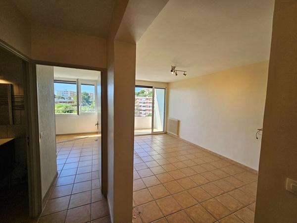 Appartement Grasse 3 pièces stationnement et cave