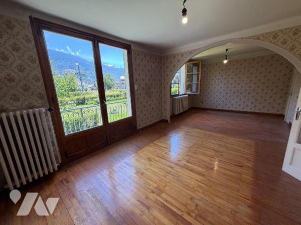 EXCLUSIVITE - ALBERTVILLE - QUARTIER SAINT SIGISMOND - 755 m² de terrain-5 CHAMBRES - 3 GARAGES