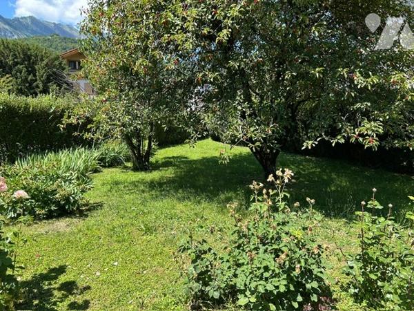 EXCLUSIVITE - ALBERTVILLE - QUARTIER SAINT SIGISMOND - 755 m² de terrain-5 CHAMBRES - 3 GARAGES