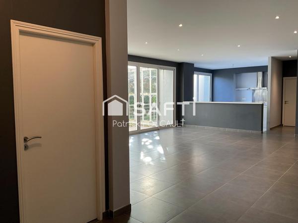 Appartement, Rez de jardin avec jardin d'hiver