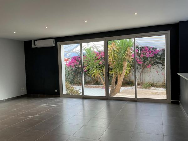 Appartement, Rez de jardin avec jardin d'hiver