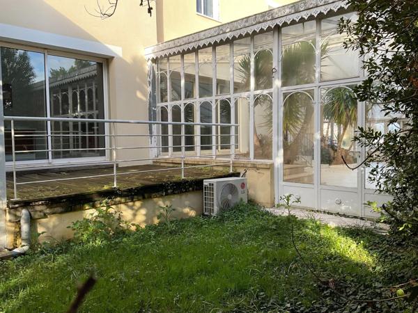 Appartement, Rez de jardin avec jardin d'hiver