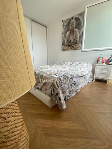 LATTES CENTRE-T3 ENTIÈREMENT RÉNOVÉ AVEC GOUT-TERRASSE 10M2-EMPLACEMENT DE PARKING-TRAMWAY