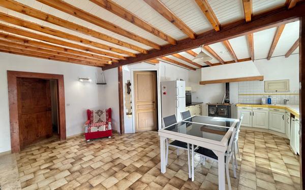 Maison à vendre    6 pièces •  Rencurel