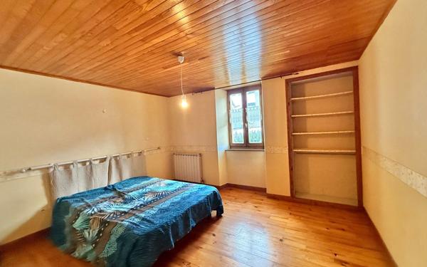 Maison à vendre    6 pièces •  Rencurel