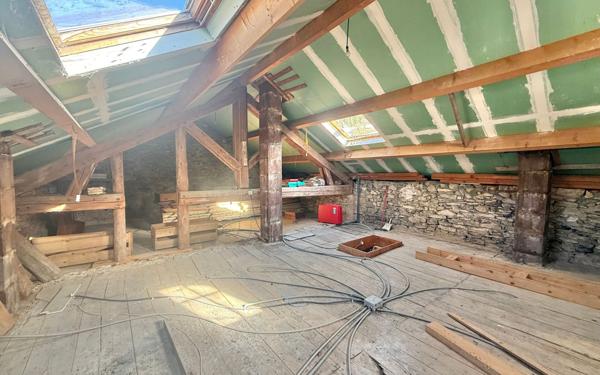 Maison à vendre    6 pièces •  Rencurel