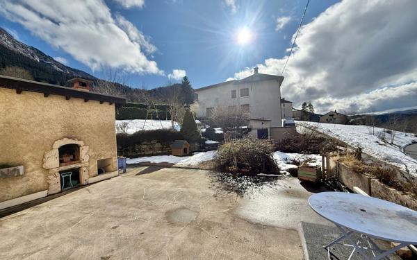 Maison à vendre    6 pièces •  Rencurel