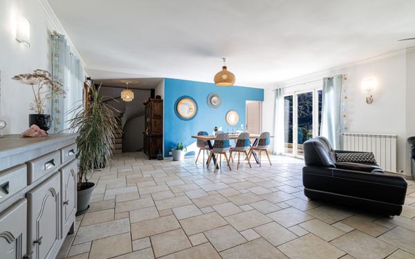 Maison à vendre    7 pièces • 160 m2 Aspremont