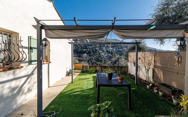 Maison à vendre    7 pièces • 160 m2 Aspremont