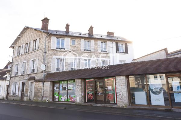 Local commercial centre Chantilly