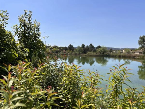 Golf de Pont Royal vue sur le lac,calme absolu, jardin privatif