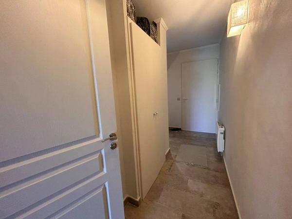 Golf de Pont Royal vue sur le lac,calme absolu, jardin privatif