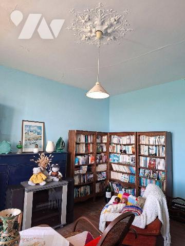 Maison de caractère composée d'une entrée, 1 pièce salon, 1 pièce séjour, cuisine; ETAGE 1 : 2 ...