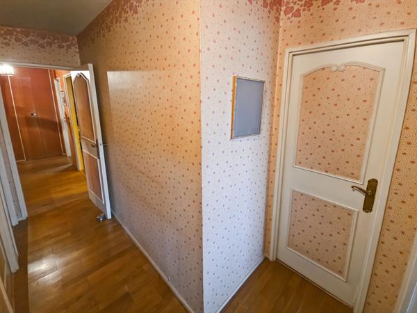 Appartement Verrieres Le Buisson 4 pièce(s)- 