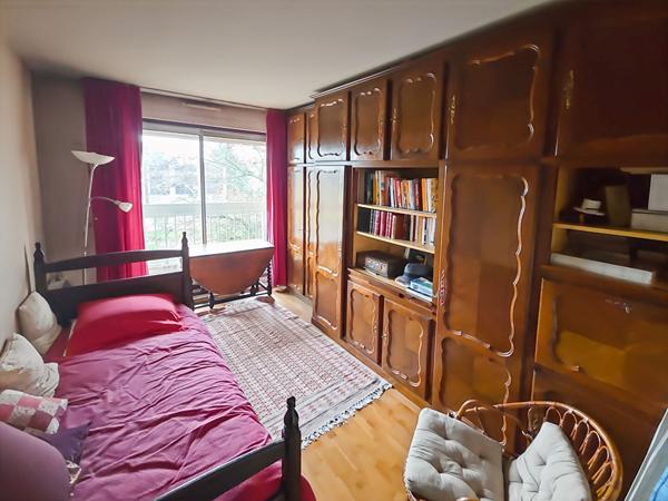 Appartement Verrieres Le Buisson 4 pièce(s)- 