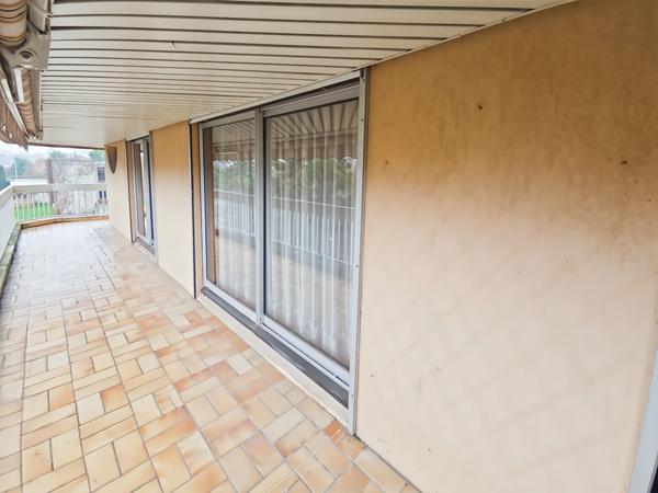 Appartement Verrieres Le Buisson 4 pièce(s)- 