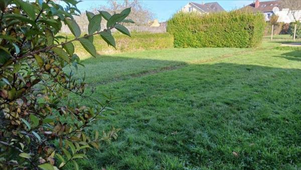 Proche Place de Tourlaville.  Terrain à bâtir viabilisé de 560 m².