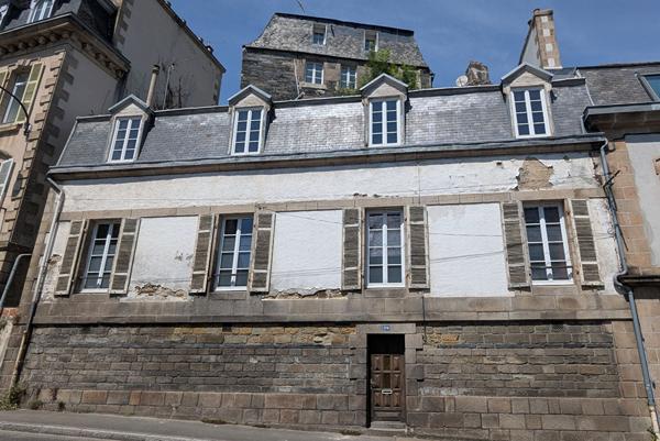 Morlaix : maison de ville à rénover, hypercentre, proche gare