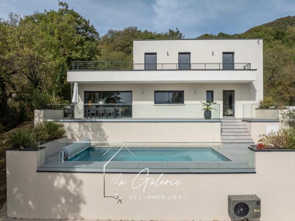 MAISON D’ARCHITECTE LE FONTANIL-CORNILLON