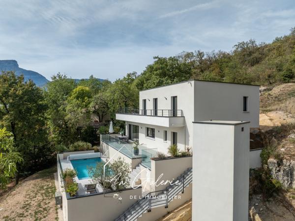 MAISON D’ARCHITECTE LE FONTANIL-CORNILLON