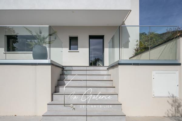 MAISON D’ARCHITECTE LE FONTANIL-CORNILLON