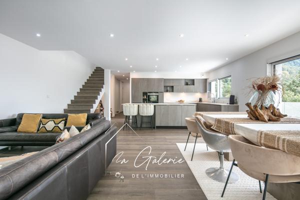 MAISON D’ARCHITECTE LE FONTANIL-CORNILLON