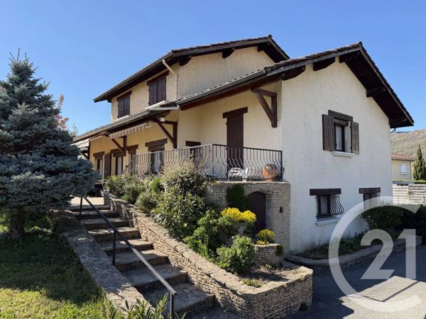 Maison à vendre  7 pièces - 162 m 2   VOIRON  - 38