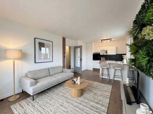 Magnifique type 2 entièrement refait à neuf , 1 er et dernier étage , belle terrasse