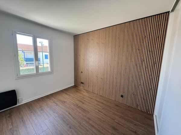 Magnifique type 2 entièrement refait à neuf , 1 er et dernier étage , belle terrasse