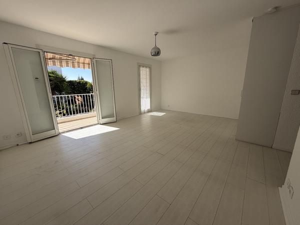 Appartement à VALBONNE (06560)