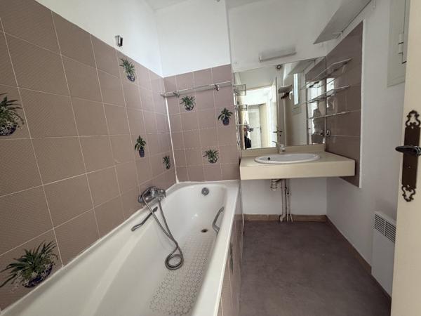 Appartement à VALBONNE (06560)