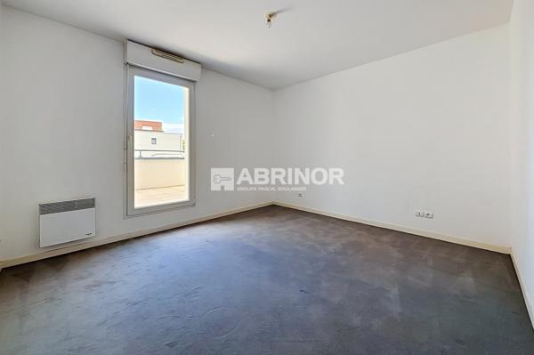 Magnifique appartement T3 récent avec terrasse et parking en sous-sol situé au pied des commerces MARCQ EN BAROEUL
