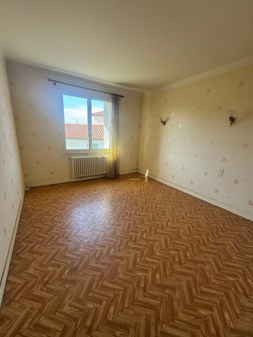 Maison à vendre 4 pièces LENCLOITRE (86)