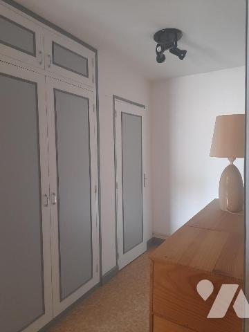 Appartement T3/4 avec balcon , cellier et garage  situé au 2eme étage d'un immeuble 