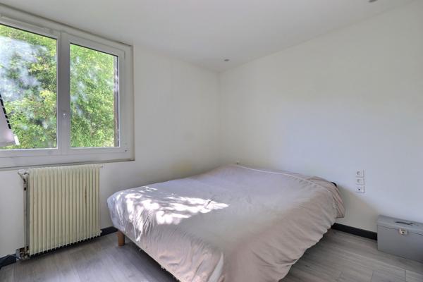Exclusivité CLERMONT-FERRAND, appartement de type 2 avec garage et cave