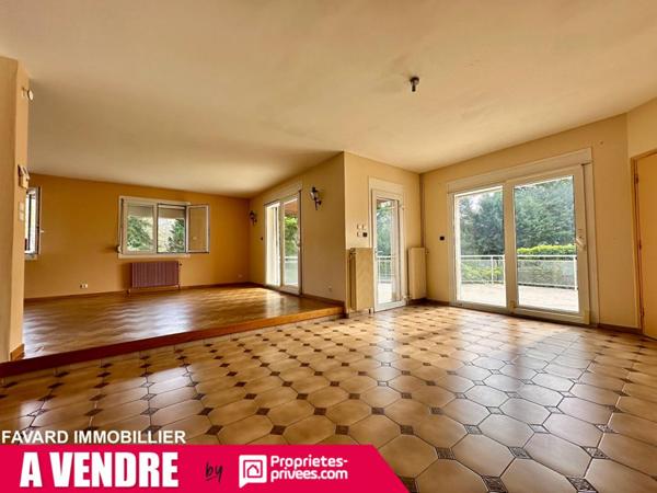 Grande maison familiale 238 m² - 7 chambres - jardin & garages - Brive-la-Gaillarde