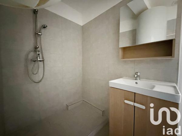Location appartement 2 pièces 33 m² Cuers